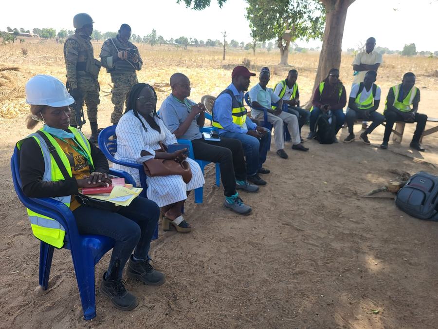Travaux d'électrification rurale à Sanwaldjoaga